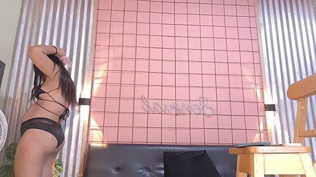 mensia hernandz online show from November 27, 2025, 1:33 pm