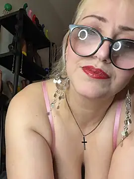 Maria Texas online show from February 7, 2026, 9:45 pm