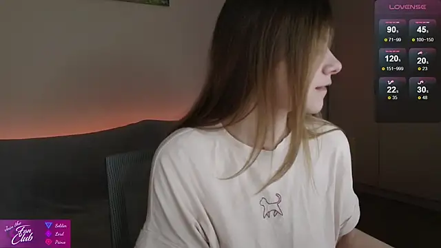 Snapshot of Ali_Cooper chatting on December 5, 2024, 9:33 am Ali Cooper online show from December 5, 2024, 9:33 am