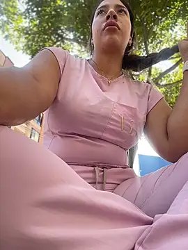 daniela henao online show from May 22, 2026, 2:59 pm