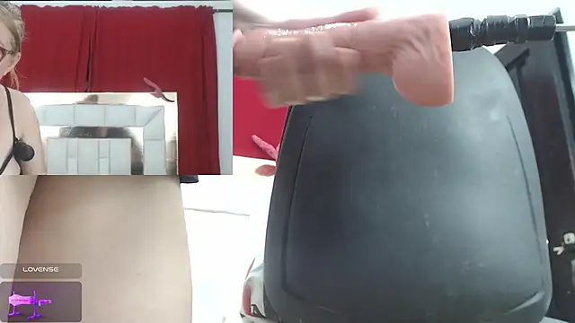 candyrojas online show from April 10, 2026, 8:10 am