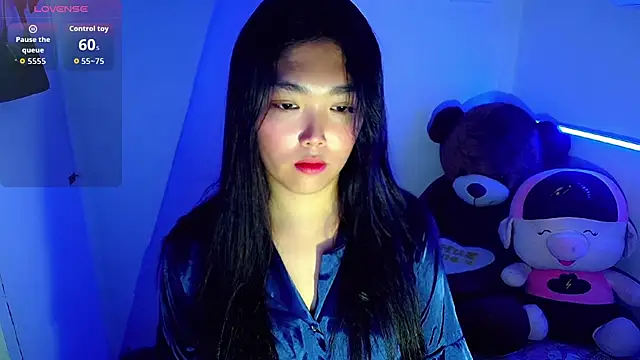 TR4NSCUTI3 online show from September 11, 2025, 11:54 am