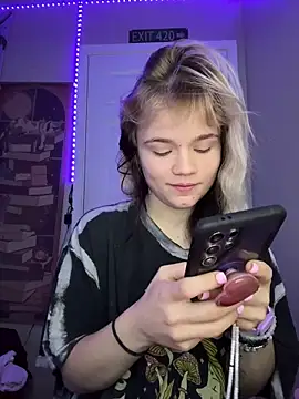 Cutiepiespanks online show from December 14, 2025, 10:37 pm