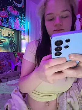 Cutiepiespanks online show from April 29, 2026, 2:05 am