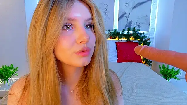 Snapshot of Betty_June chatting on December 19, 2025, 8:55 pm Betty June online show from December 19, 2025, 8:55 pm