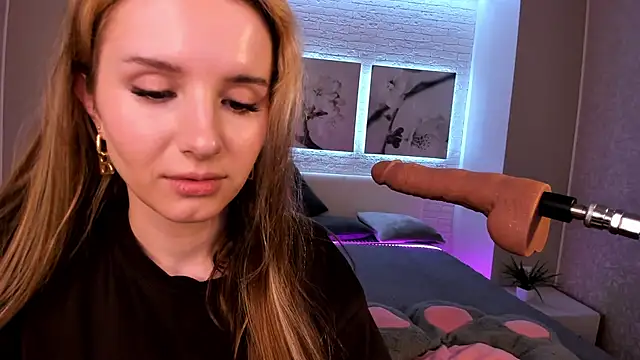 Snapshot of Betty_June chatting on October 15, 2025, 8:50 pm Betty June online show from October 15, 2025, 8:50 pm