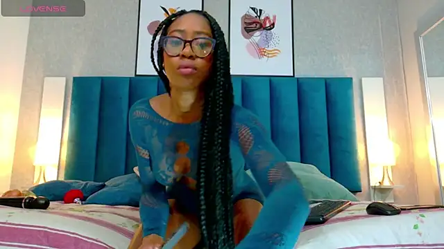 Snapshot of MiaMidnnightt chatting on March 5, 2025, 12:22 pm MiaMidnnightt online show from March 5, 2025, 12:22 pm