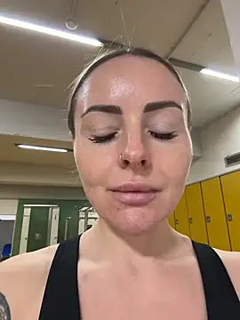 Snapshot of EmaSalis chatting on February 14, 2026, 1:22 pm EmaSalis online show from February 14, 2026, 1:22 pm