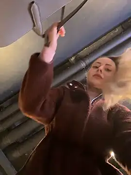 Snapshot of EmaSalis chatting on February 6, 2026, 9:05 am EmaSalis online show from February 6, 2026, 9:05 am