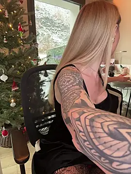 EmaSalis online show from December 22, 2025, 11:43 am