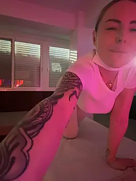 Snapshot of EmaSalis chatting on February 19, 2026, 7:49 am EmaSalis online show from February 19, 2026, 7:49 am