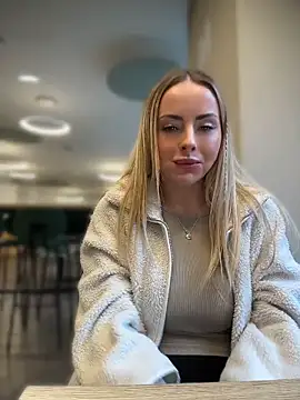 EmaSalis online show from April 13, 2026, 7:23 am