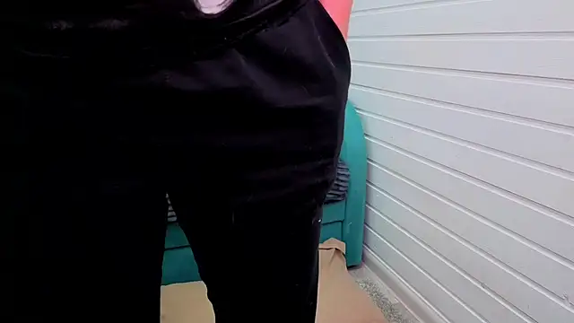 Misss Vikk online show from November 21, 2025, 6:56 am