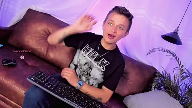 Snapshot of Tim_wolf chatting on February 9, 2026, 8:29 pm Tim wolf online show from February 9, 2026, 8:29 pm