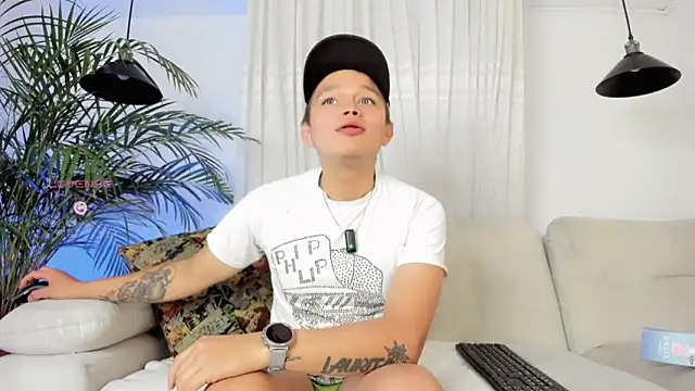 Snapshot of Tim_wolf chatting on February 15, 2026, 5:01 pm Tim wolf online show from February 15, 2026, 5:01 pm