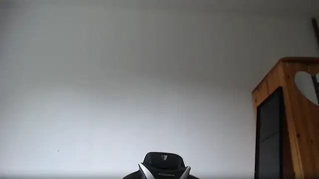 Lisakisss online show from May 25, 2026, 6:23 am