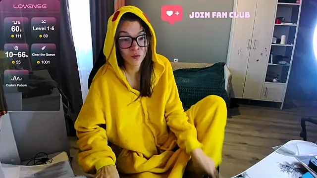 MollyLollipop online show from September 19, 2025, 4:16 am