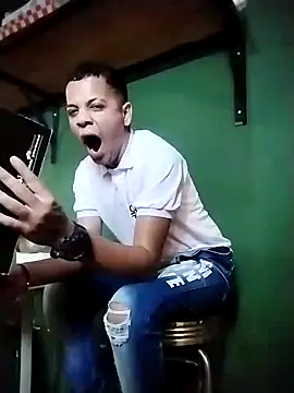 Snapshot of hot_guy06 chatting on January 27, 2025, 12:22 am hot guy06 online show from January 27, 2025, 12:22 am