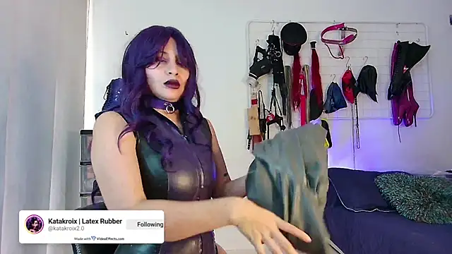 Snapshot of mylatexpleasure chatting on October 23, 2025, 7:01 pm mylatexpleasure online show from October 23, 2025, 7:01 pm