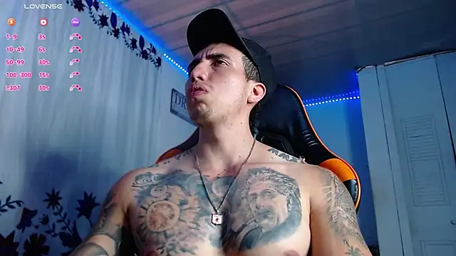 Snapshot of Adam_Hudsond chatting on December 19, 2025, 9:39 pm Adam Hudsond online show from December 19, 2025, 9:39 pm