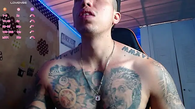 Snapshot of Adam_Hudsond chatting on December 4, 2025, 2:49 pm Adam Hudsond online show from December 4, 2025, 2:49 pm