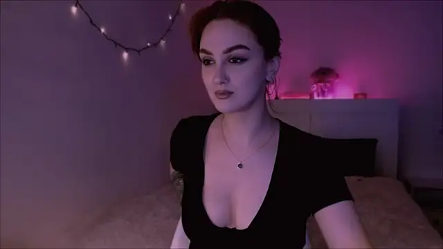 Snapshot of LilyFarey chatting on February 14, 2025, 8:05 pm LilyFarey online show from February 14, 2025, 8:05 pm