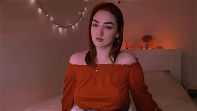 Snapshot of LilyFarey chatting on March 7, 2025, 6:43 pm LilyFarey online show from March 7, 2025, 6:43 pm