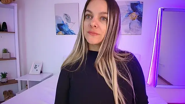 Snapshot of Isabella_Harley chatting on July 15, 2026, 1:29 pm Isabella Harley online show from July 15, 2026, 1:29 pm