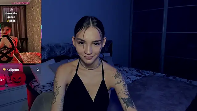 SophieCatty online show from November 1, 2025, 12:32 pm