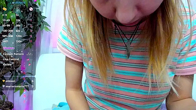 Snapshot of Bell_a_mi_ chatting on February 27, 2025, 5:40 am Bell a mi online show from February 27, 2025, 5:40 am