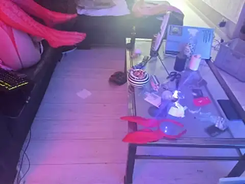 slankecrosdresser online show from February 6, 2025, 9:32 am