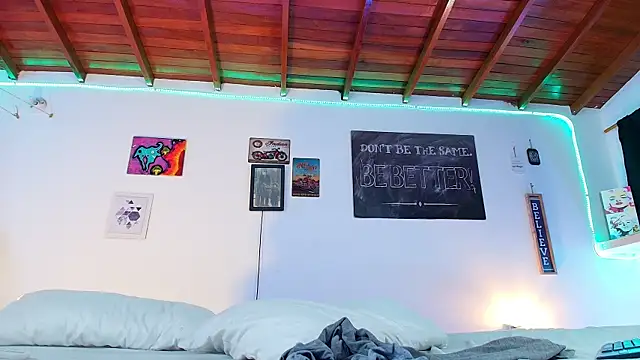 RyanCarter  online show from February 8, 2025, 5:39 pm