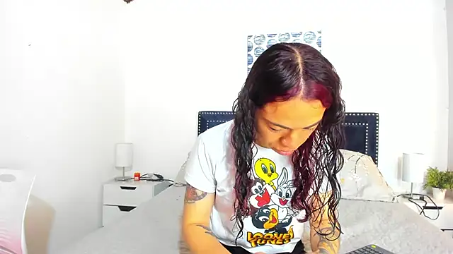 Snapshot of ZulyMichels chatting on October 10, 2025, 12:06 pm ZulyMichels online show from October 10, 2025, 12:06 pm