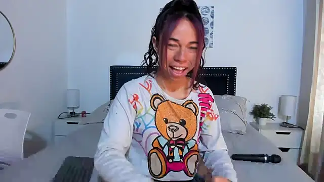 Snapshot of ZulyMichels chatting on November 6, 2025, 12:31 pm ZulyMichels online show from November 6, 2025, 12:31 pm