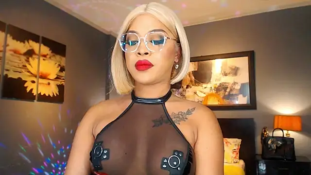 MarryQueen22 online show from May 10, 2026, 3:43 am