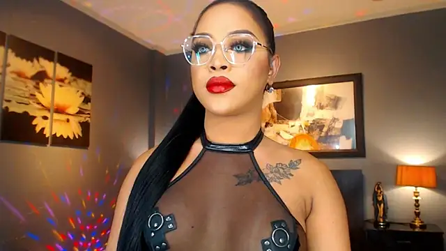 MarryQueen22 online show from May 12, 2026, 11:44 pm