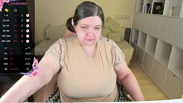 PlumPie online show from November 12, 2025, 1:26 pm