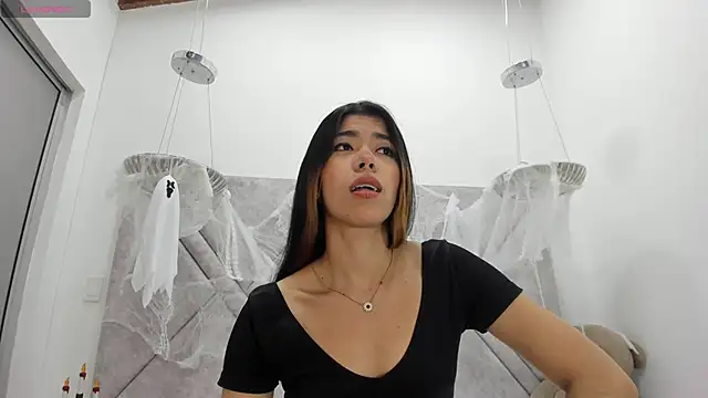 Girl Cherry online show from October 9, 2025, 11:33 am