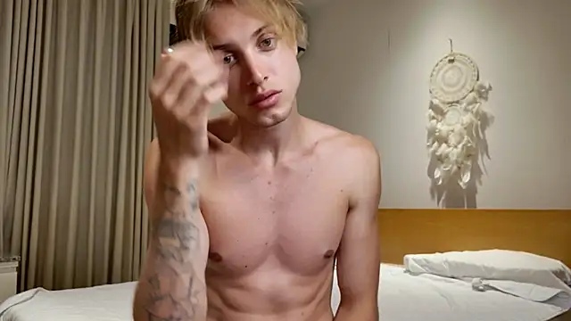 Snapshot of Cryptikov chatting on January 18, 2026, 12:30 pm Cryptikov online show from January 18, 2026, 12:30 pm