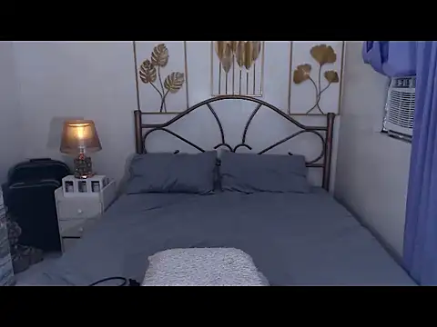 angelicahakenson online show from December 19, 2025, 4:05 am