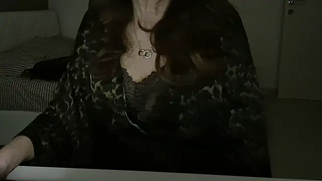 Snapshot of amara_2022 chatting on May 9, 2026, 8:34 pm amara 2022 online show from May 9, 2026, 8:34 pm