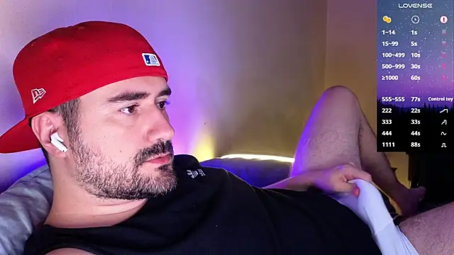 Snapshot of DominantTheo chatting on December 15, 2025, 3:56 am DominantTheo online show from December 15, 2025, 3:56 am