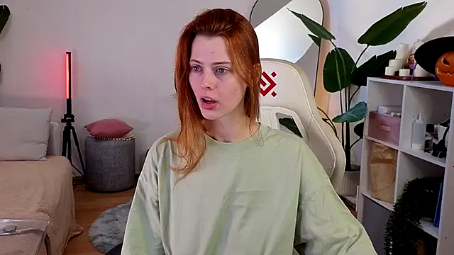 doll lesli online show from October 23, 2025, 9:30 am