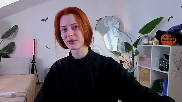 doll lesli online show from November 2, 2025, 9:36 am