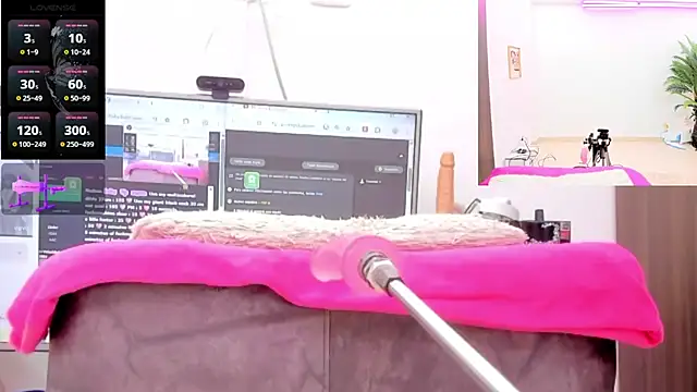 Snapshot of Paulina_Davis_ chatting on April 29, 2026, 1:21 am Paulina Davis online show from April 29, 2026, 1:21 am