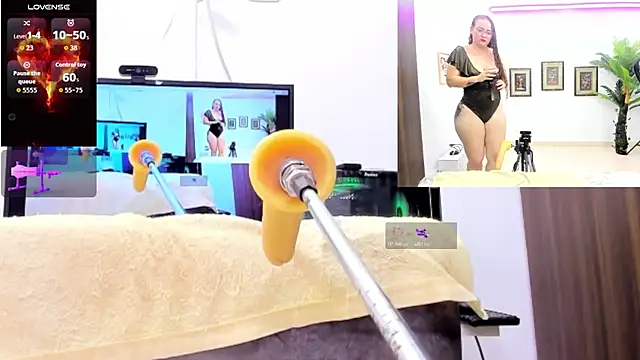 Paulina Davis  online show from October 21, 2025, 12:54 am