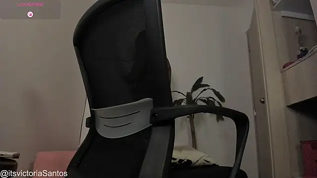 Victoriasant online show from February 28, 2026, 10:42 pm