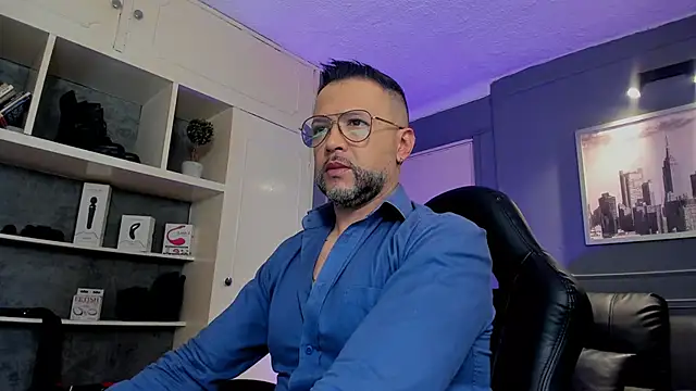 MrFrank tattoo online show from October 7, 2025, 2:18 pm