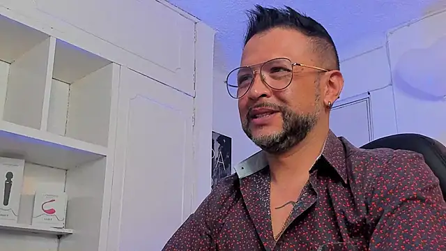 MrFrank tattoo online show from February 14, 2025, 4:41 pm