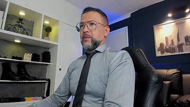 Snapshot of MrFrank_tattoo chatting on June 4, 2026, 1:38 pm MrFrank tattoo online show from June 4, 2026, 1:38 pm